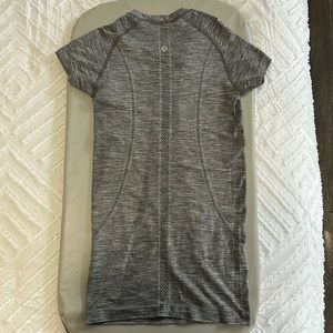 Grey Lululemon short sleeve